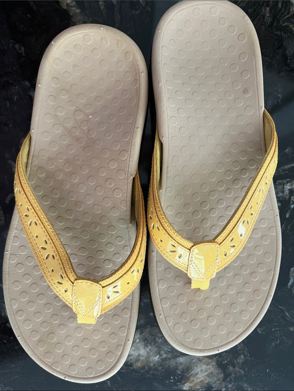 Vionic Yellow Women's Thong Sandals with Cutout Straps